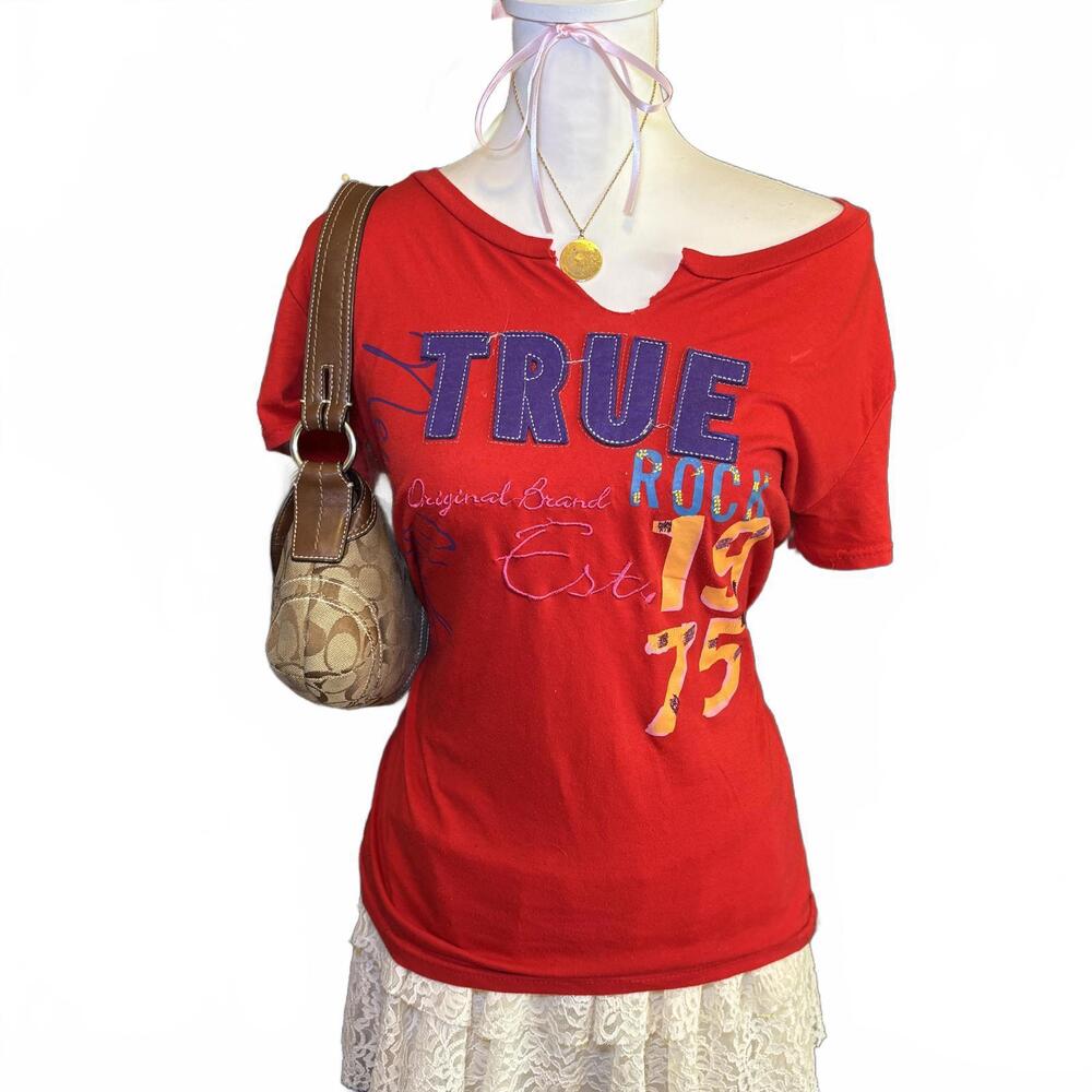 y2k true rock graphic‎ off the shoulder top